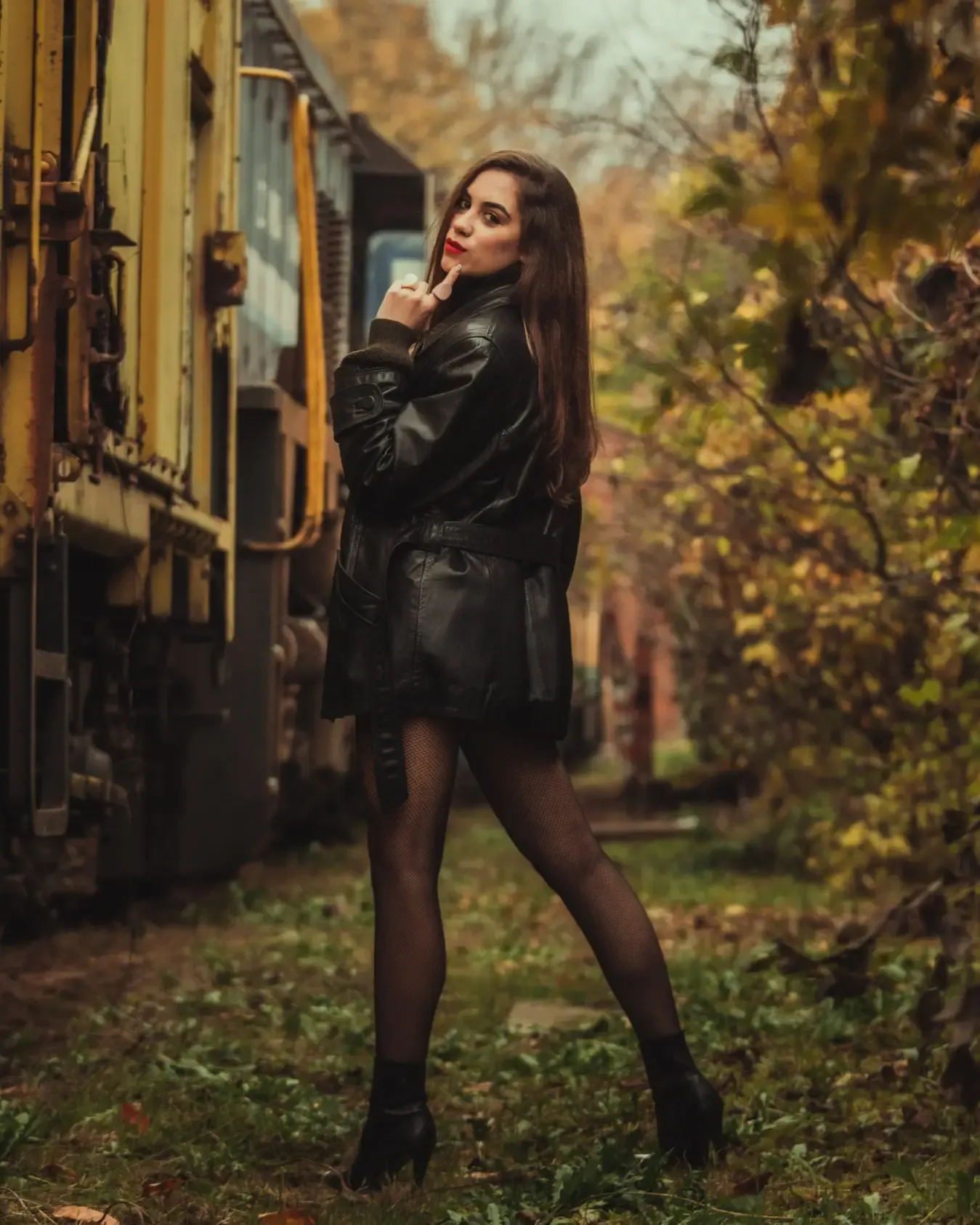 Portretna fotografija žene – profesionalni fotografski session